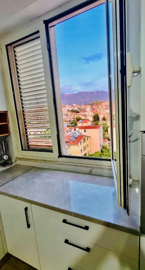 Apartment Avi - Daily Rent Tirana
